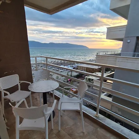 Vlore Beach Home Daire