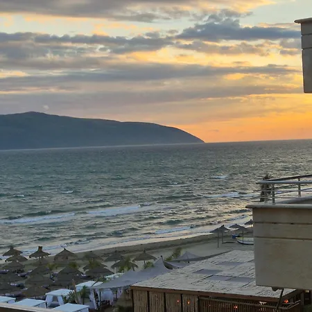 Vlore Beach Home Daire