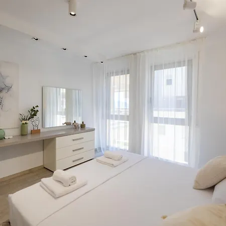 Daire Vlore Beach Home *
