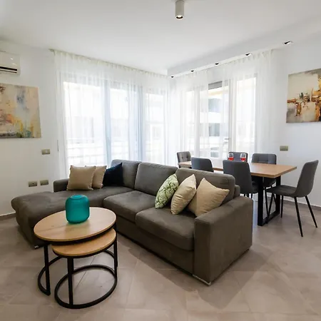 Daire Vlore Beach Home