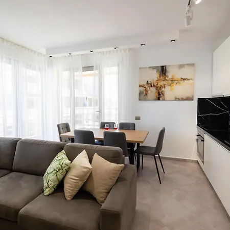 Vlore Beach Home Avlonya