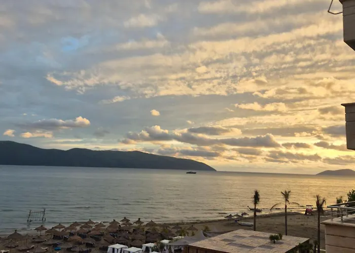 Vlore Beach Home 公寓