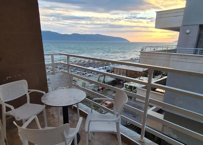 Vlore Beach Home 公寓